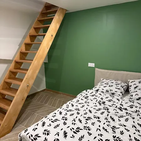 Charming Dual-unit Near Bastille *